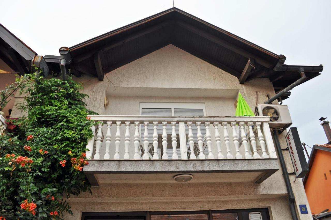 Apartman Dina Apartment ทูซลา ภายนอก รูปภาพ