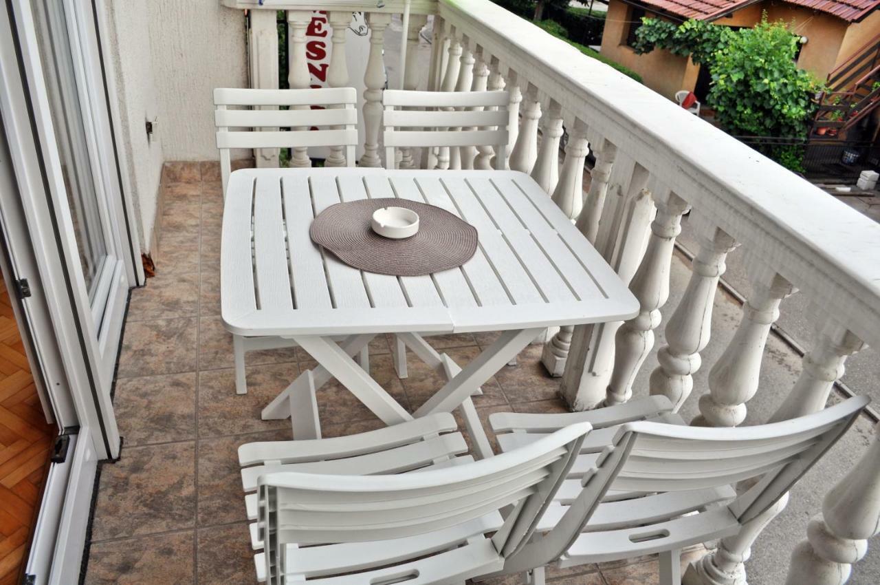 Apartman Dina Apartment ทูซลา ภายนอก รูปภาพ