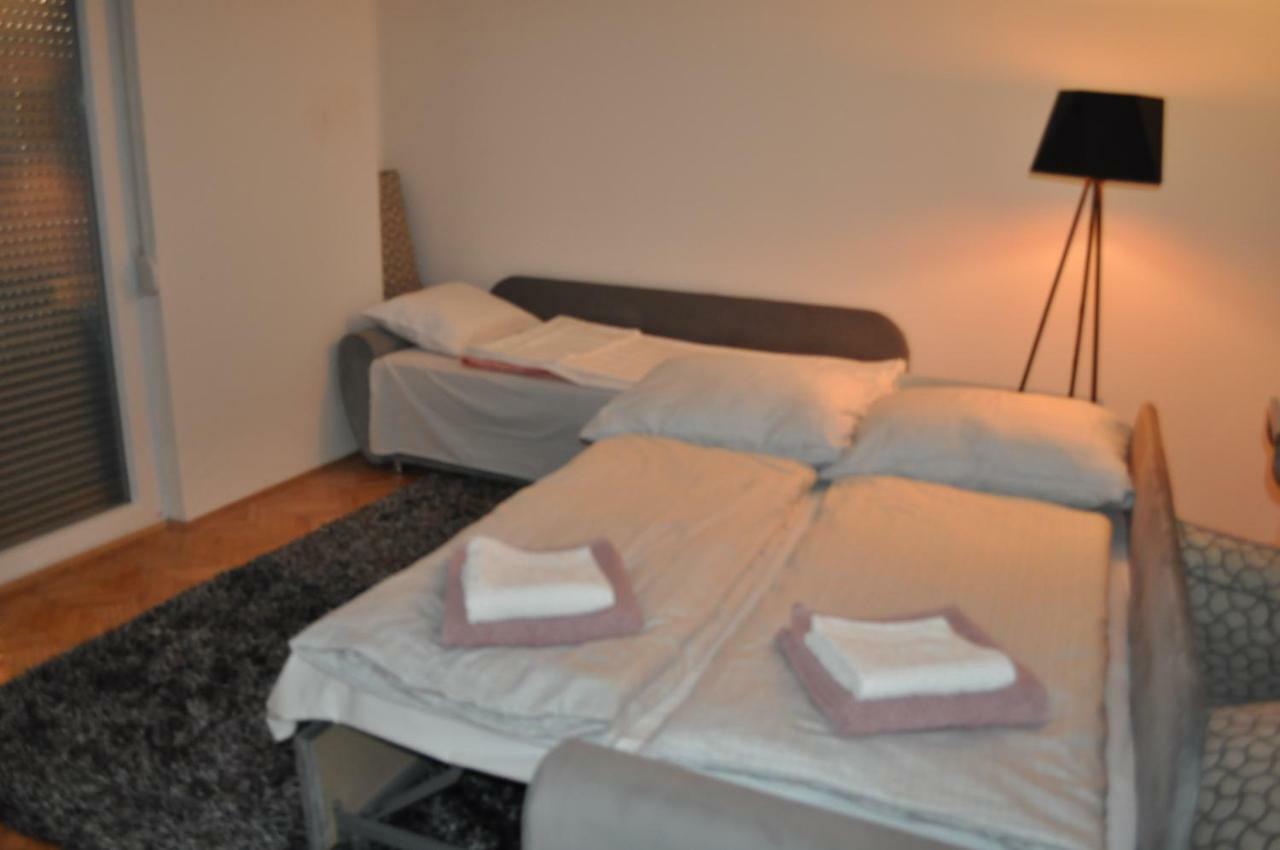 Apartman Dina Apartment ทูซลา ภายนอก รูปภาพ